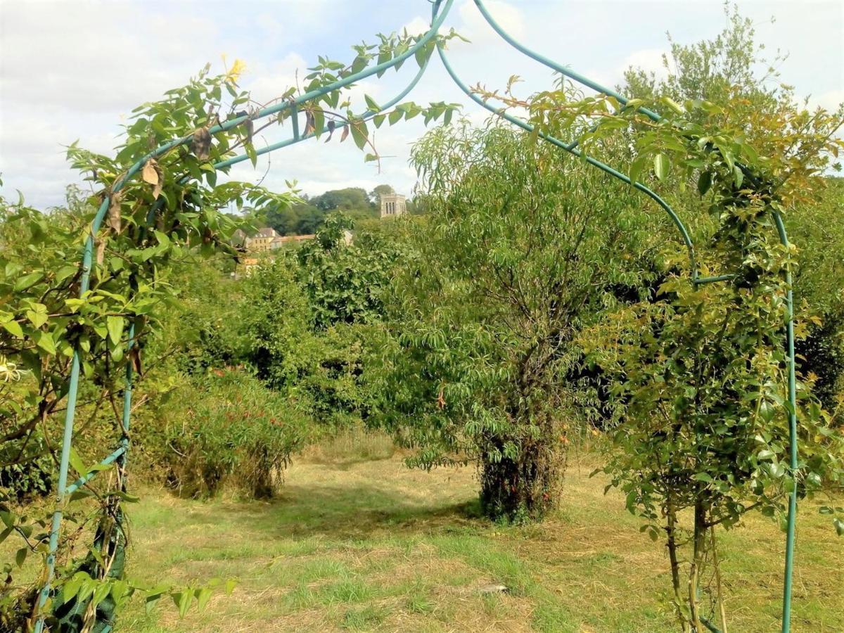 Willa Le Coin Cache Le Vigeant Zewnętrze zdjęcie
